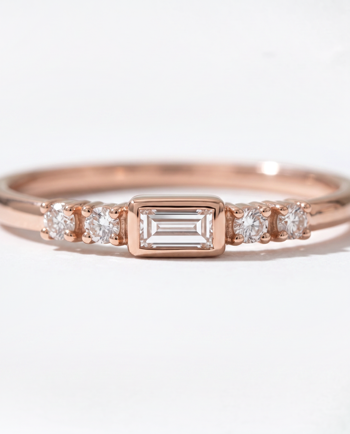 Diamond Baguette, macro close-up of the baguette-cut diamonds and setting