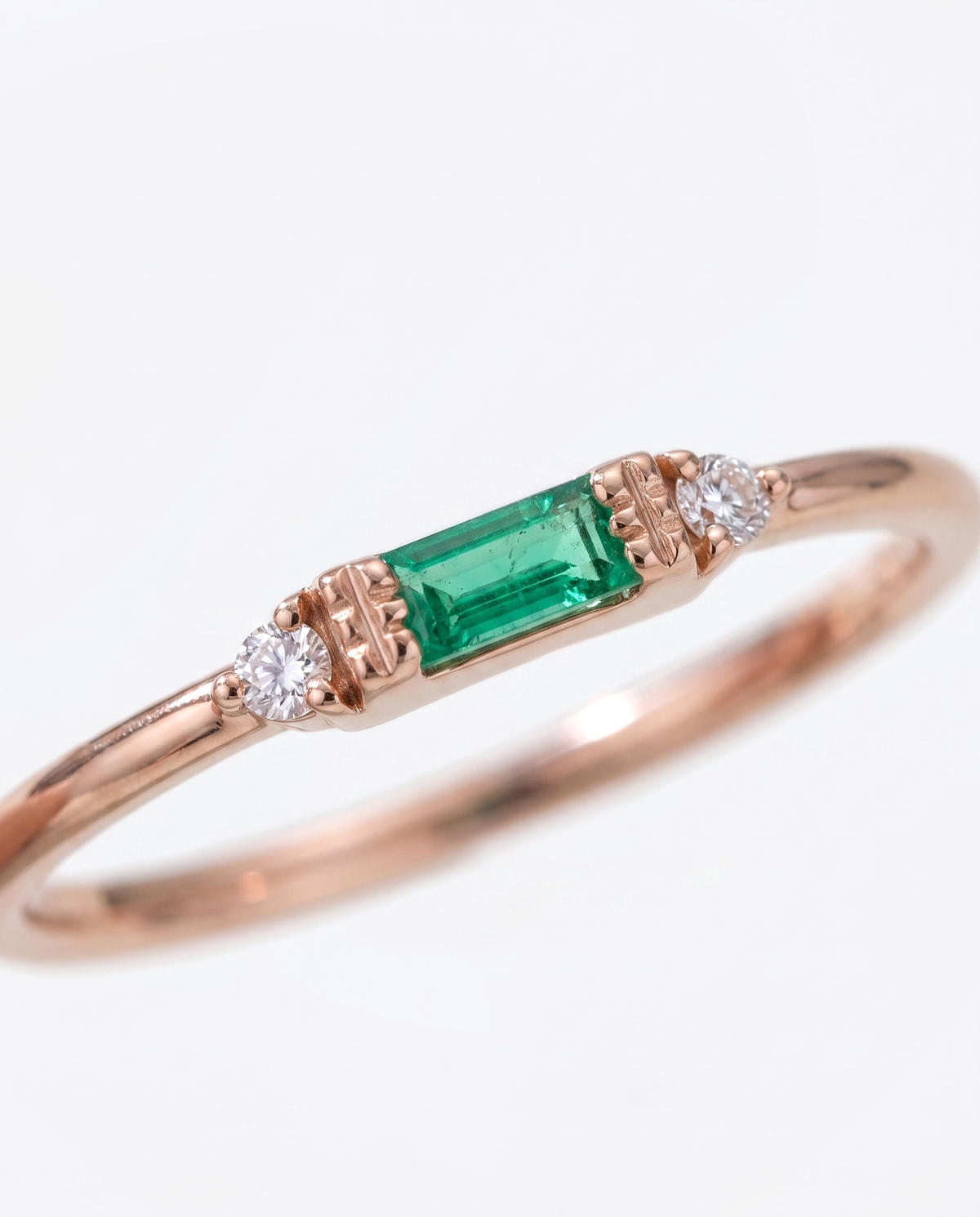 Emerald Baguette ring, macro close-up of the stones