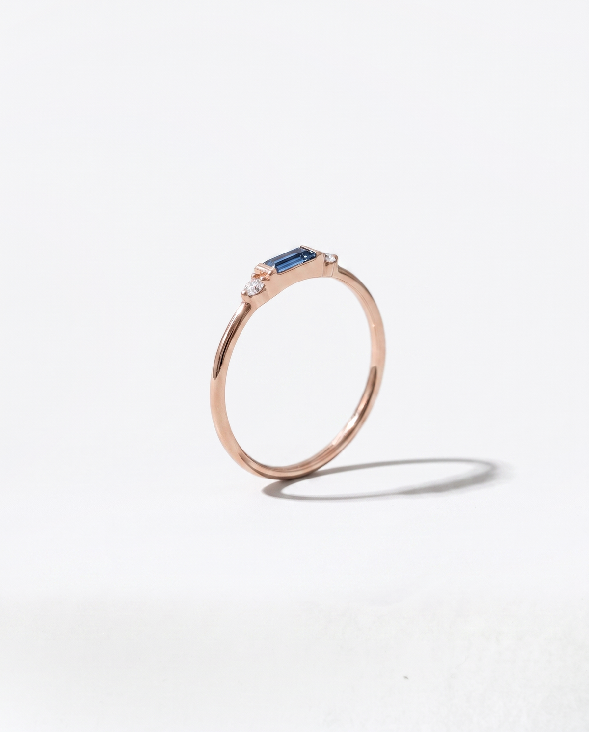 Sapphire Baguette, side profile view