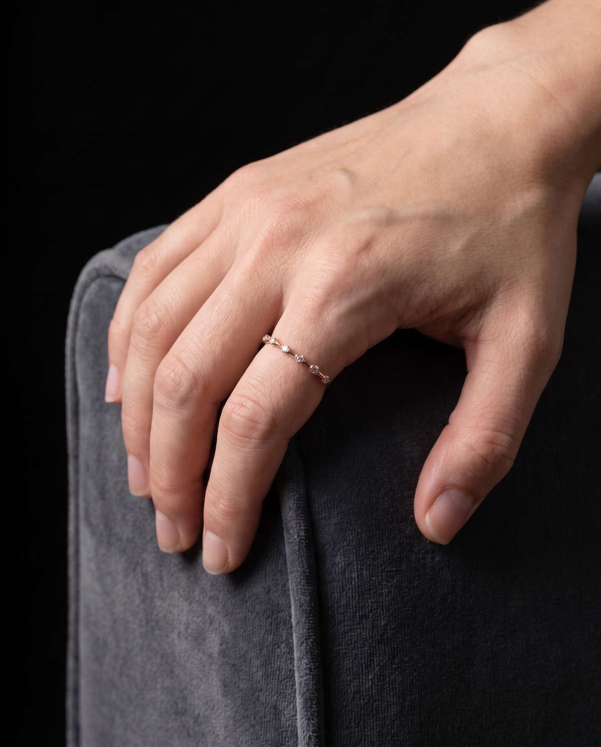 Seven Points ring, worn on the hand